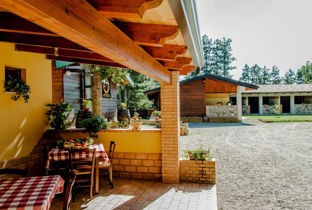 La Taverna Dei Briganti Hotel Cotronei Exterior foto