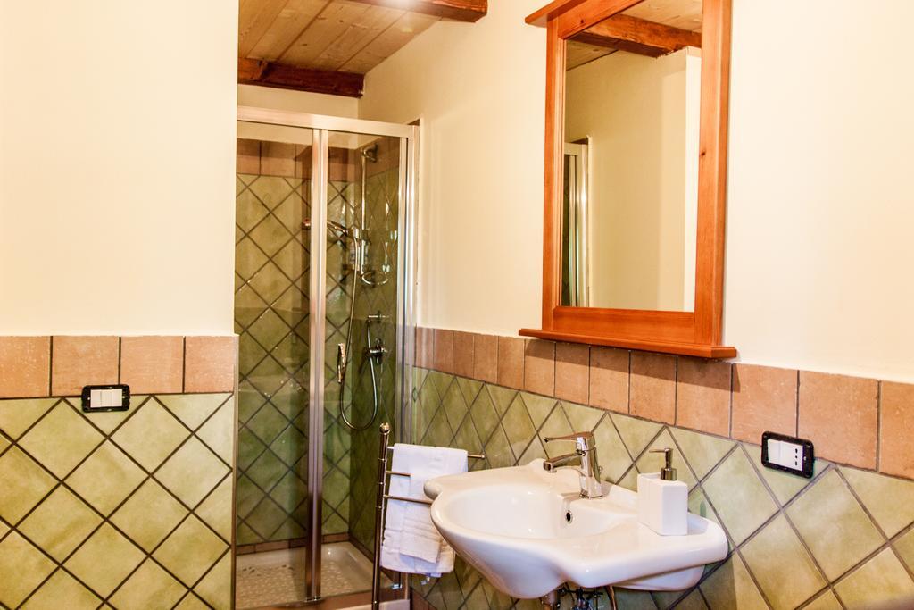 La Taverna Dei Briganti Hotel Cotronei Habitación foto