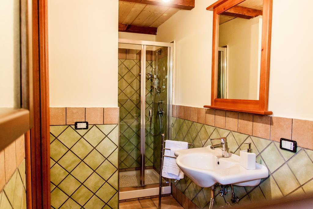 La Taverna Dei Briganti Hotel Cotronei Habitación foto