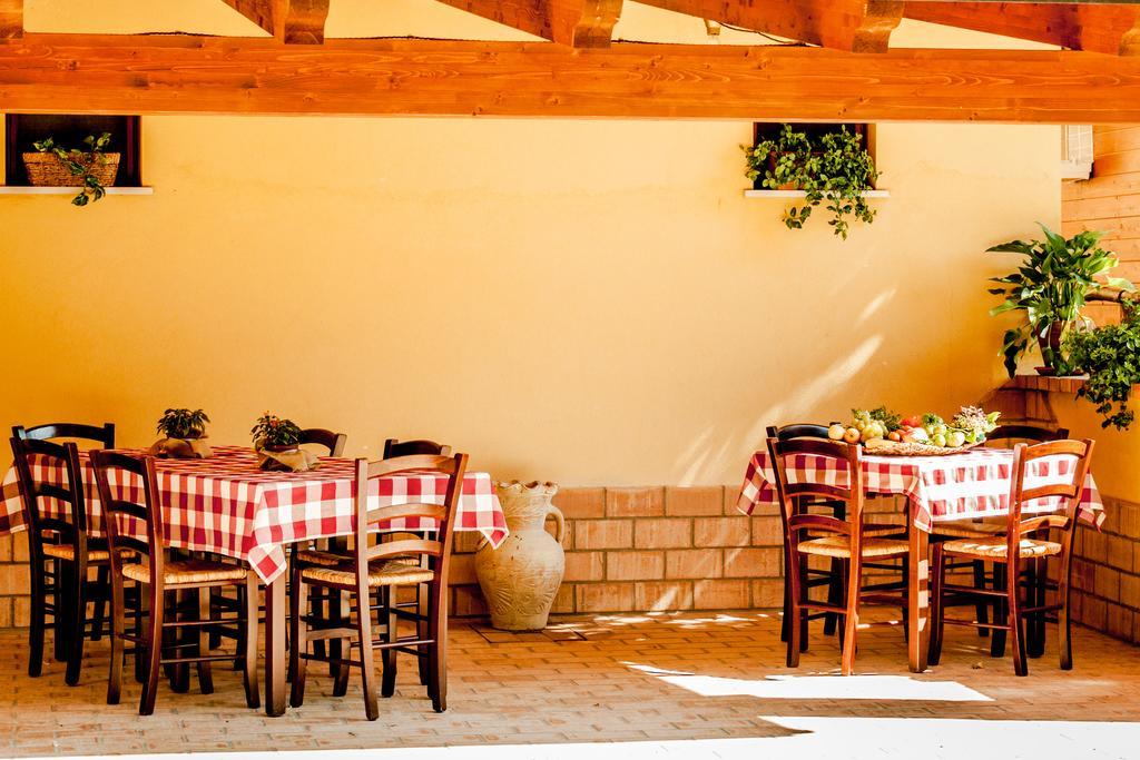 La Taverna Dei Briganti Hotel Cotronei Exterior foto